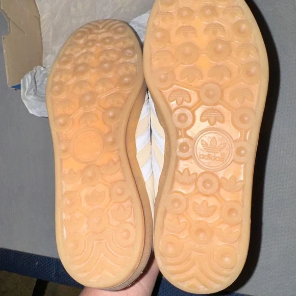 Women’s Adidas Gazelle Indoor Beige 6.5 - Picture 3 of 5